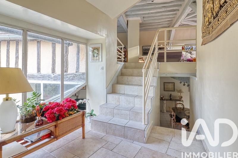 Maison - 376 m² - 9 pièces