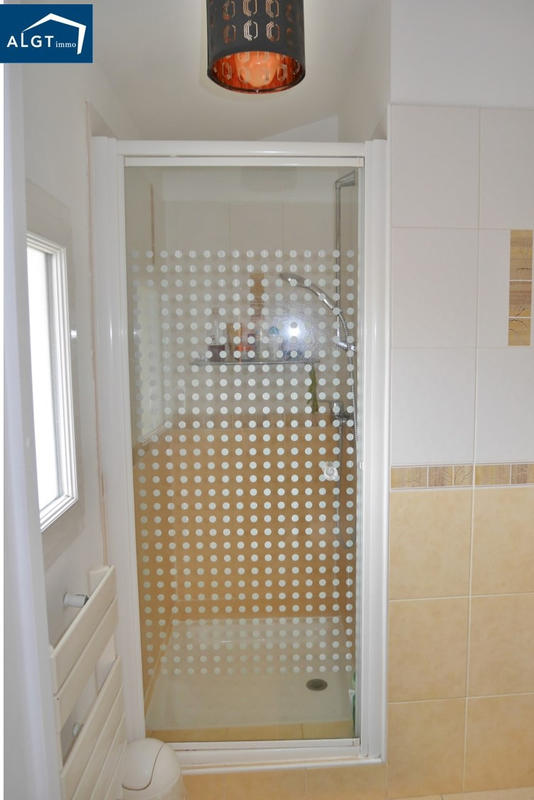 Villa - 192 m² - 8 pièces