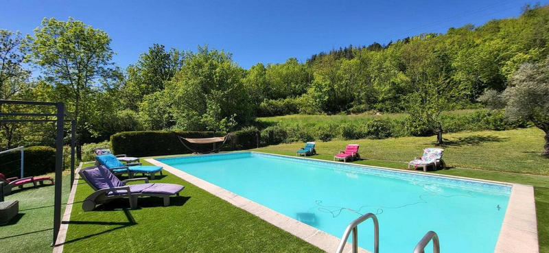 Maison - 208 m² - 7 pièces