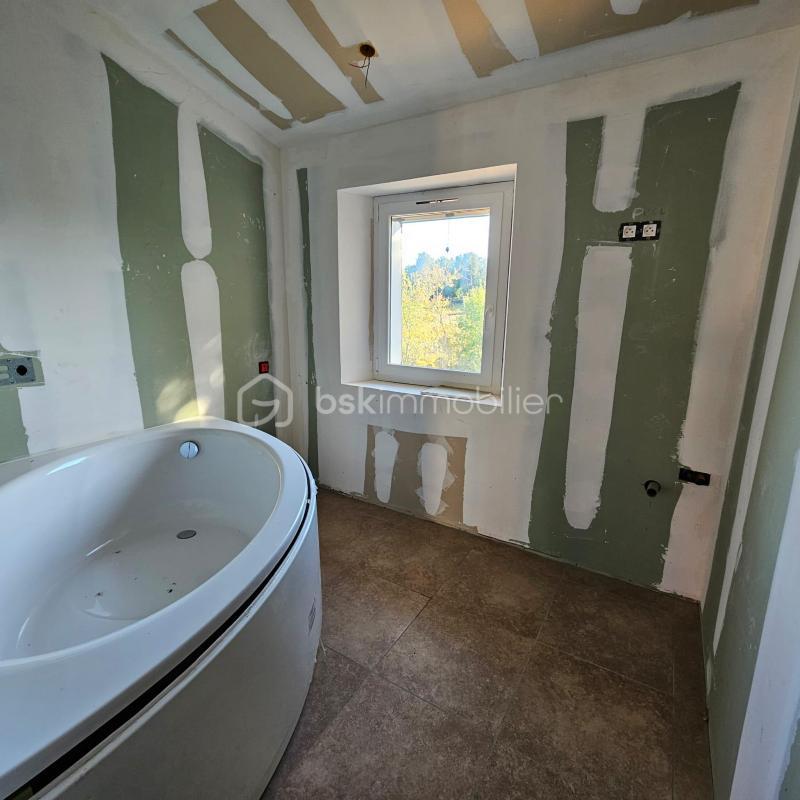 Maison - 300 m² - 9 pièces