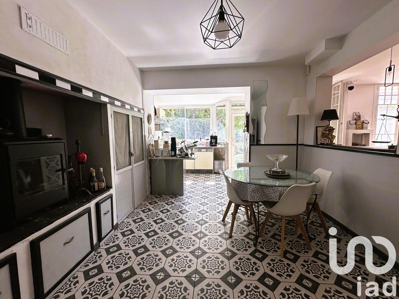 Maison - 240 m² - 8 pièces