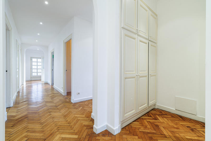 Appartement - 154 m² - 6 pièces