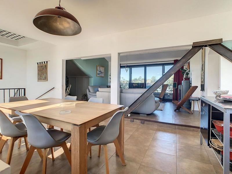 Appartement - 211 m² - 5 pièces