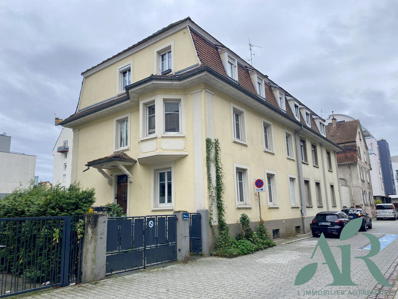 Appartement - 96 m² - 5 pièces