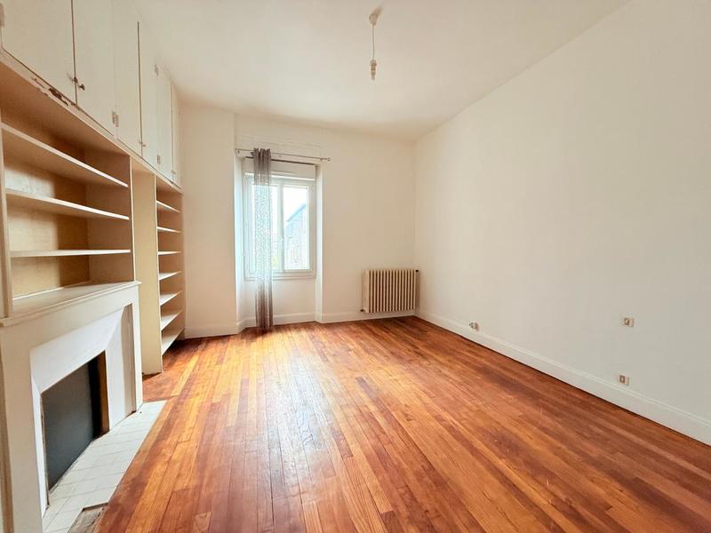 Appartement - 110 m² - 4 pièces