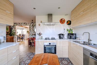 Maison - 96 m² - 4 pièces