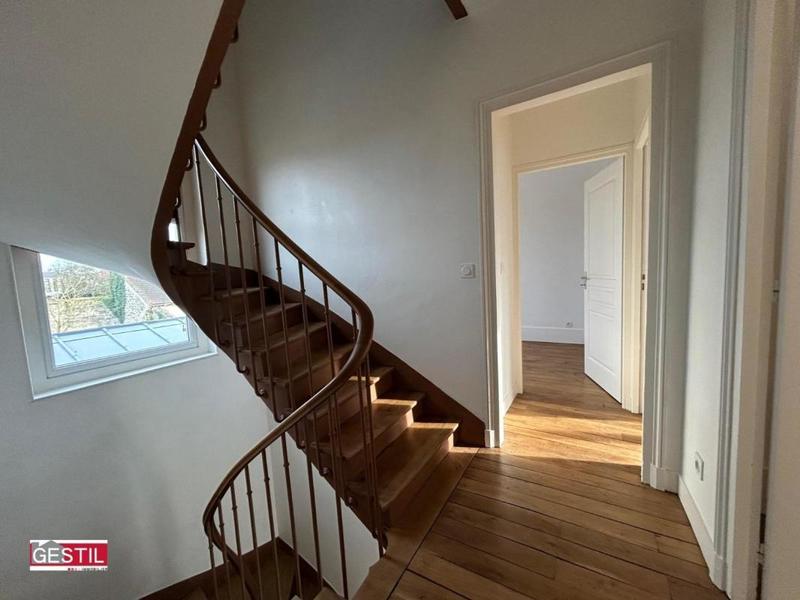 Maison - 92 m² - 5 pièces