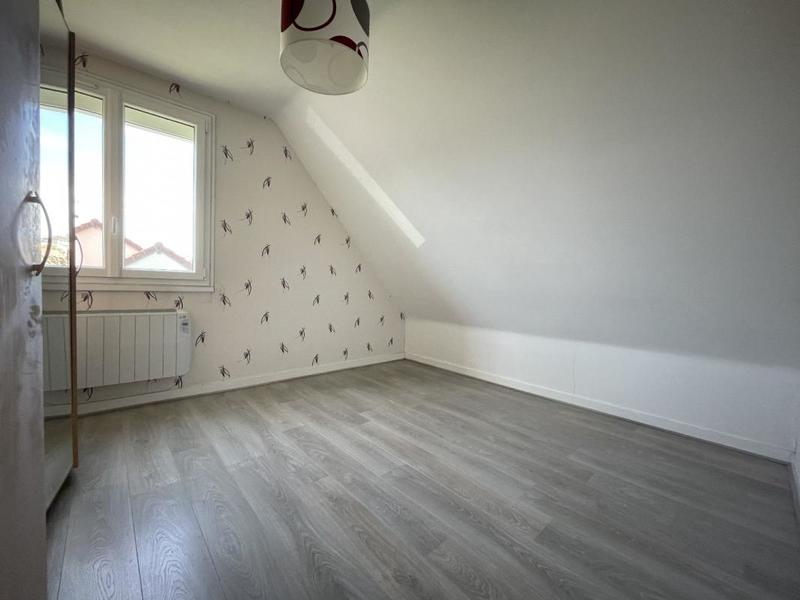 Maison traditionnelle - 140 m² - 8 pièces