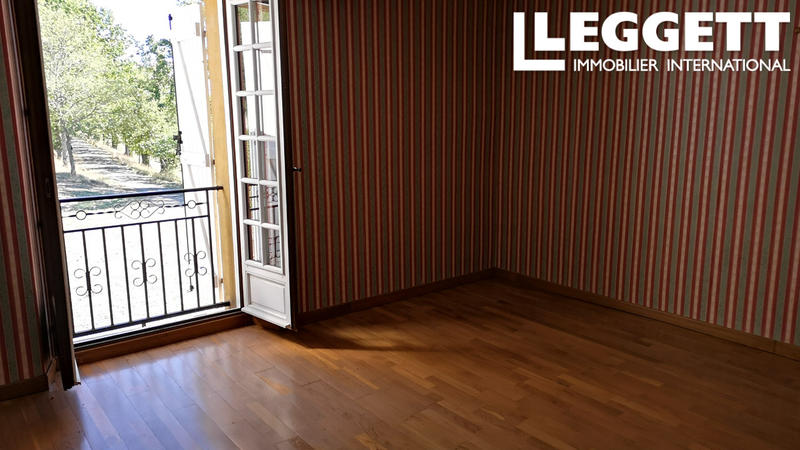 Propriété - 370 m² - 10 pièces