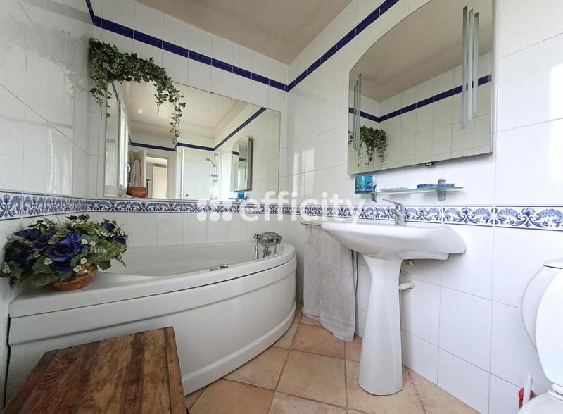 Maison - 130 m² - 7 pièces