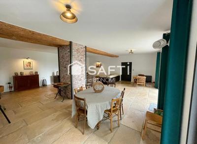 Maison - 760 m² - 22 pièces