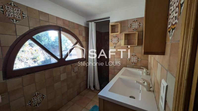 Maison - 232 m² - 8 pièces