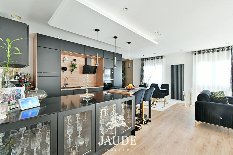 Maison - 135 m² - 6 pièces