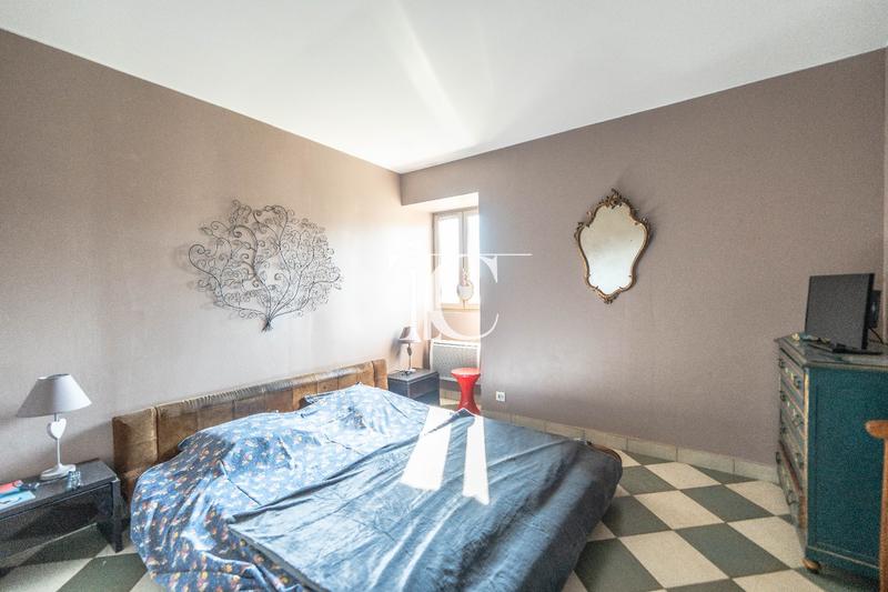 Maison - 198 m² - 7 pièces