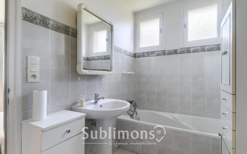 Maison traditionnelle - 144 m² - 8 pièces