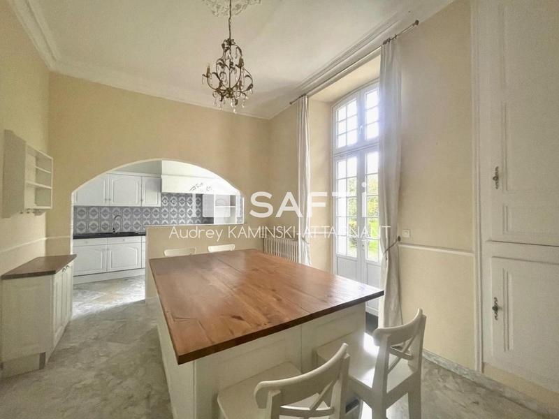 Maison de maîtres - 375 m² - 11 pièces