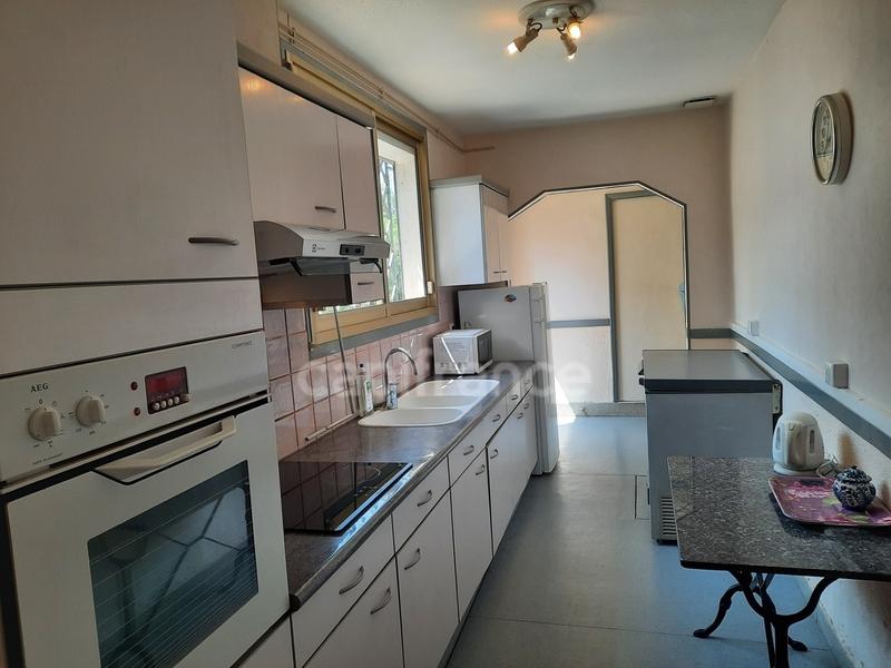 Maison - 198 m² - 8 pièces