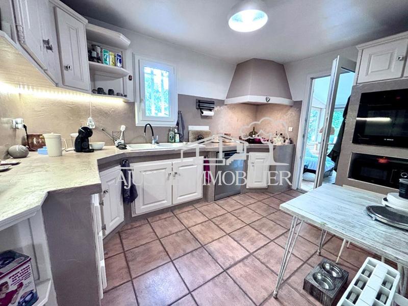 Maison traditionnelle - 170 m² - 4 pièces