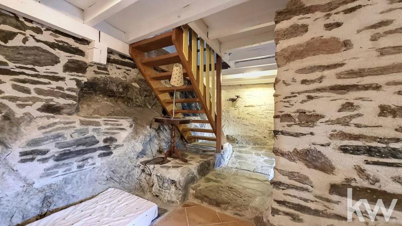 Maison - 285 m² - 13 pièces