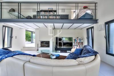 Maison - 295 m² - 7 pièces