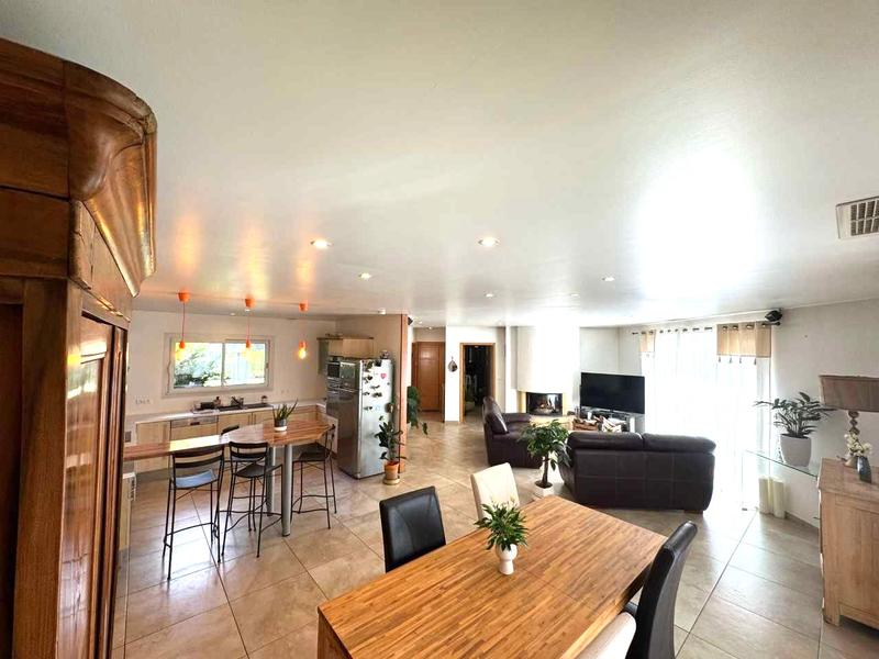 Propriété - 140 m² - 5 pièces