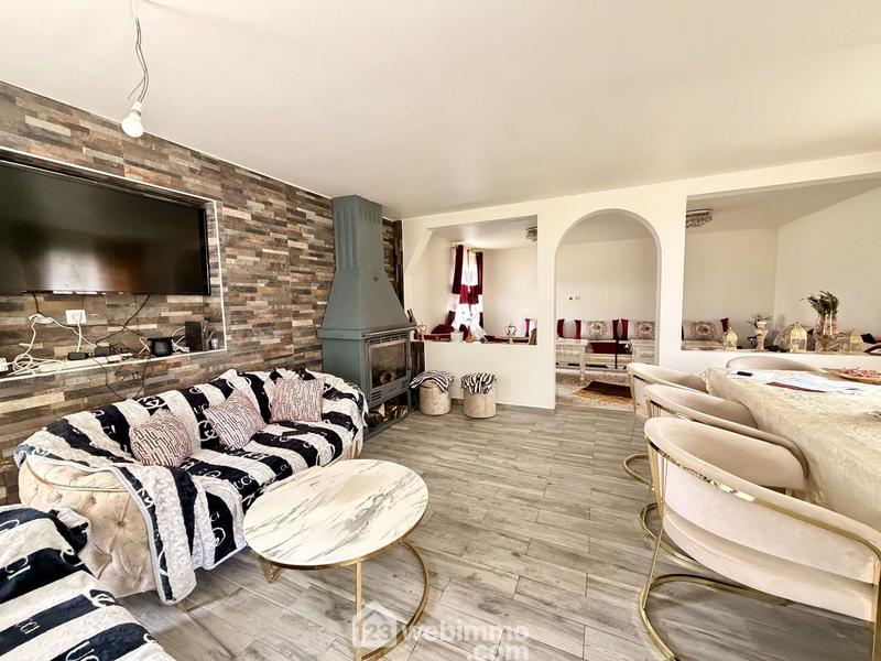 Maison - 211 m² - 5 pièces