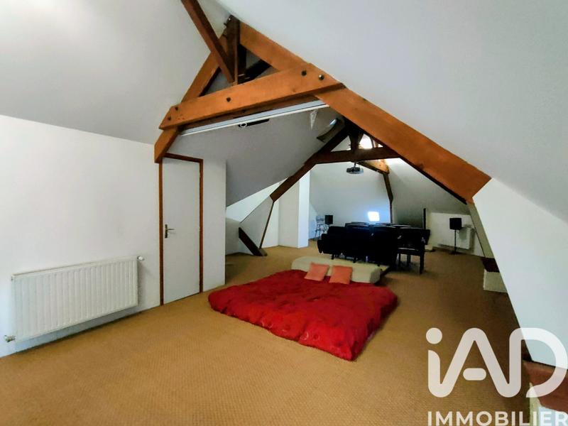 Maison - 285 m² - 9 pièces