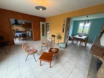 Maison - 93 m² - 4 pièces