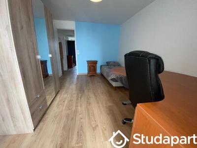 Chambre - 11 m² - 1 pièce