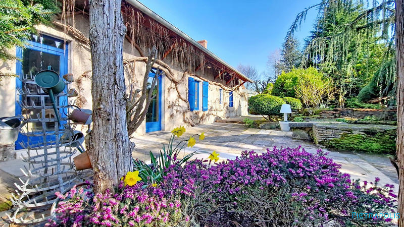 Maison ancienne - 278 m² - 9 pièces