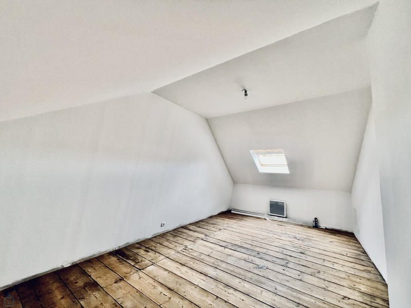 Maison - 88 m² - 7 pièces