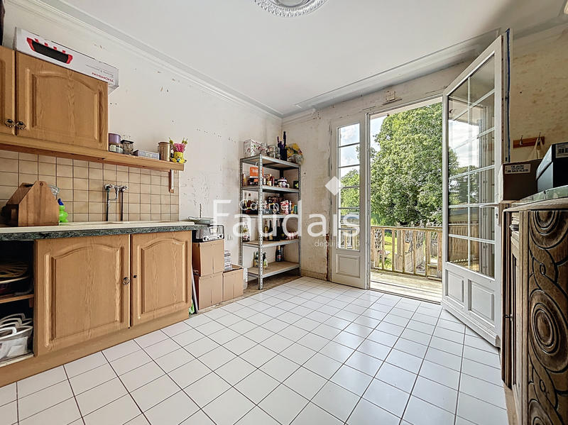 Maison - 233 m² - 10 pièces