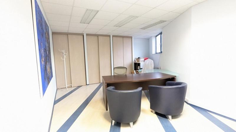 Bureau - 113 m² - 4 pièces
