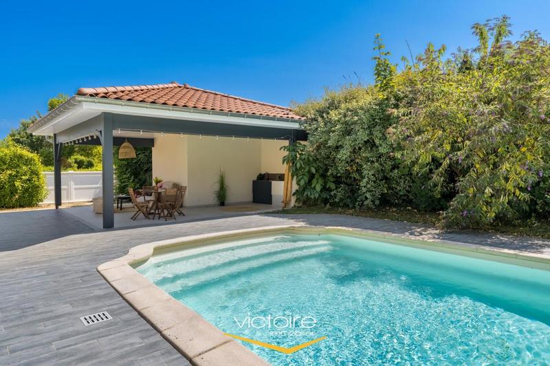 Maison - 191 m² - 6 pièces