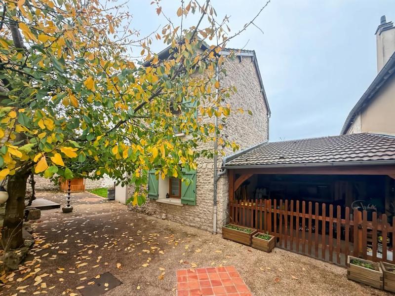 Maison - 240 m² - 9 pièces