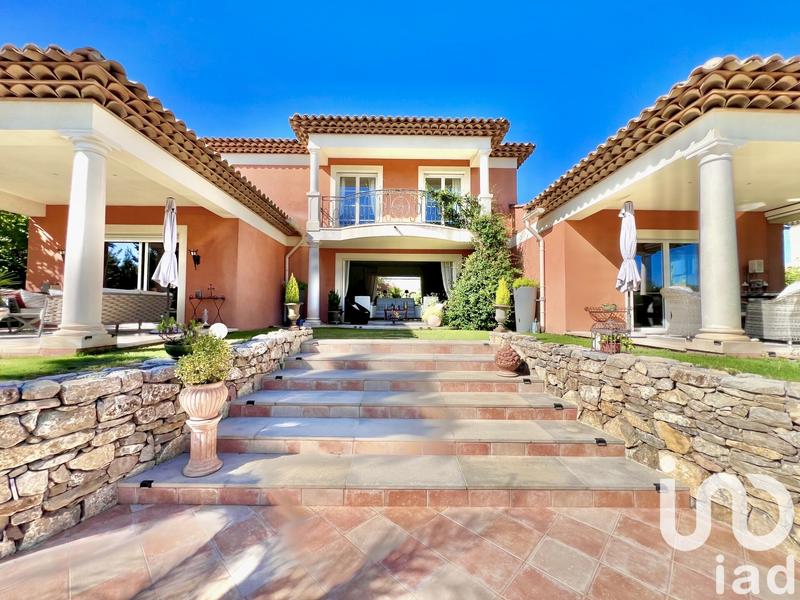 Maison - 180 m² - 5 pièces