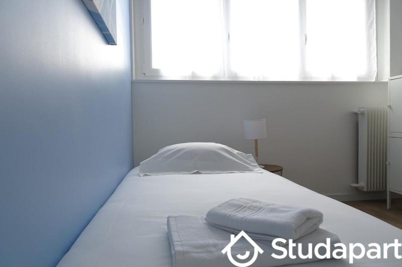 Chambre - 10 m² - 1 pièce