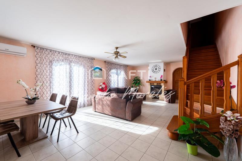 Maison - 300 m² - 8 pièces