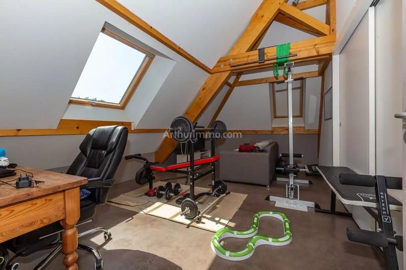 Maison - 275 m² - 12 pièces