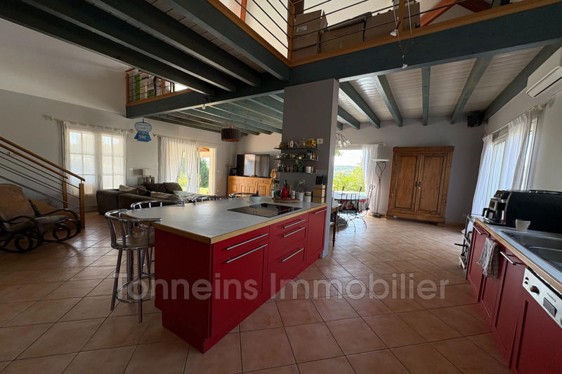 Maison - 196 m² - 5 pièces