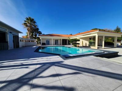 Villa - 205 m² - 6 pièces