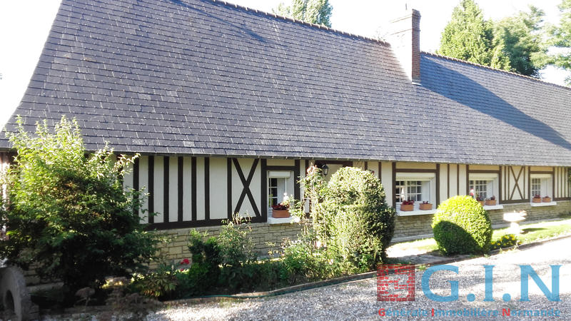 Maison - 220 m² - 9 pièces