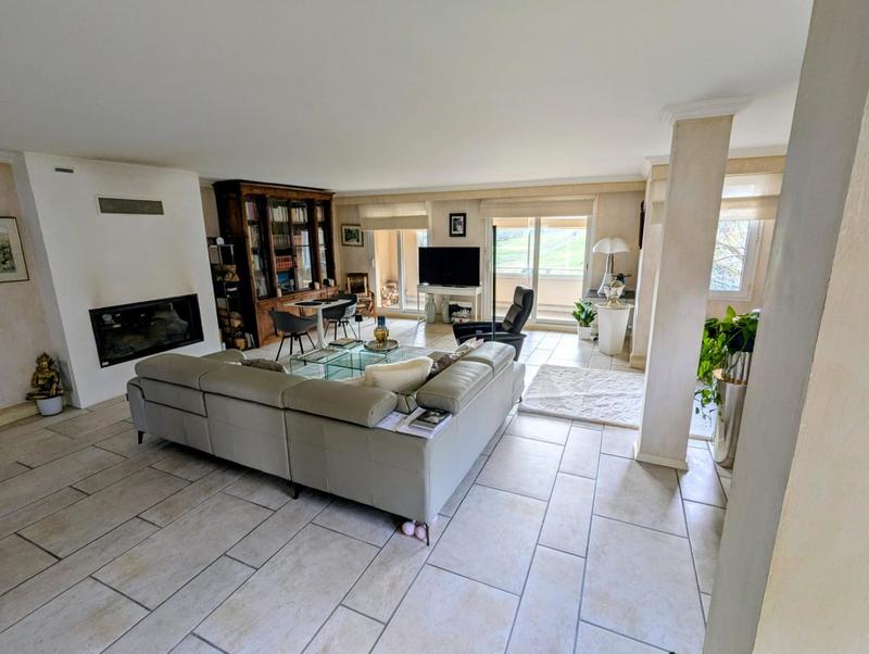 Duplex - 198 m² - 5 pièces