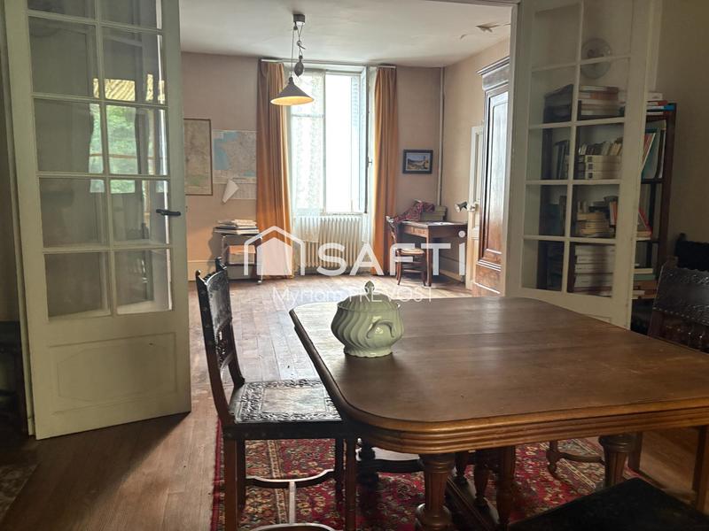 Maison - 203 m² - 6 pièces