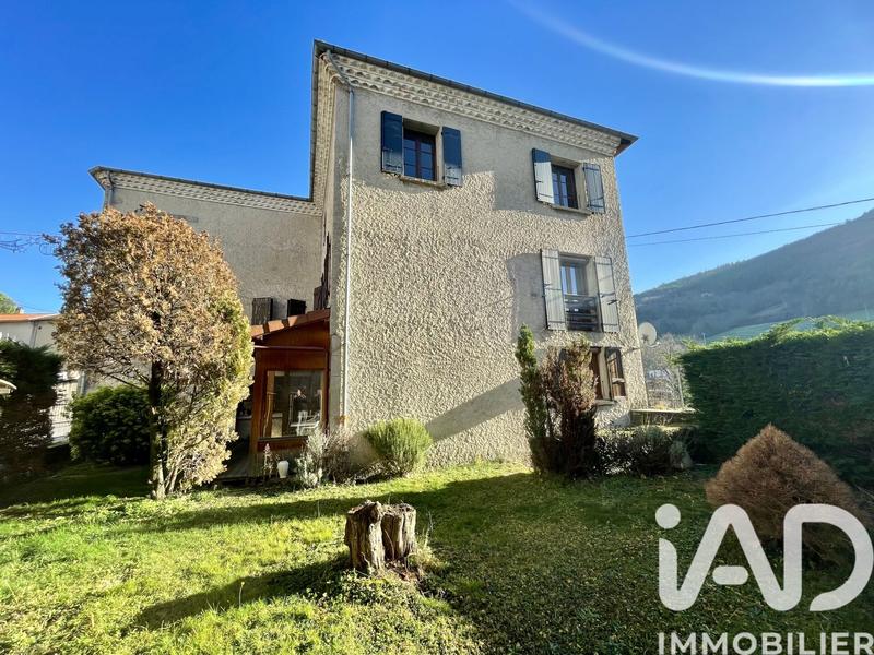 Maison - 194 m² - 7 pièces