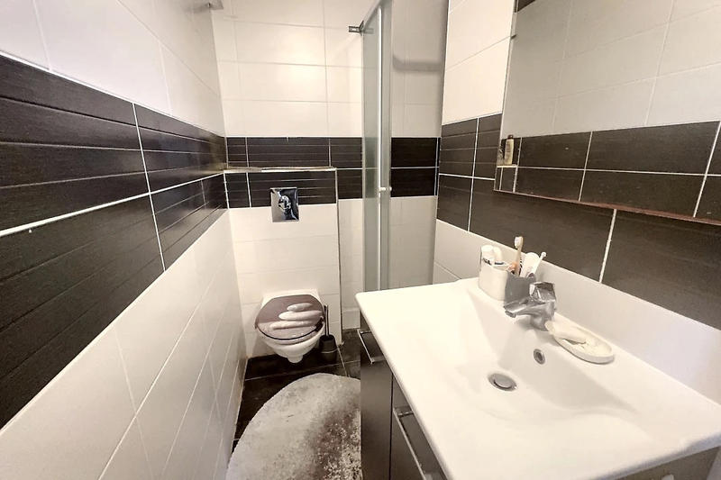 Maison - 202 m² - 7 pièces