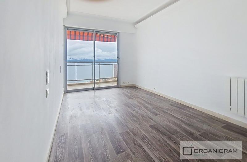 Appartement - 90 m² - 3 pièces