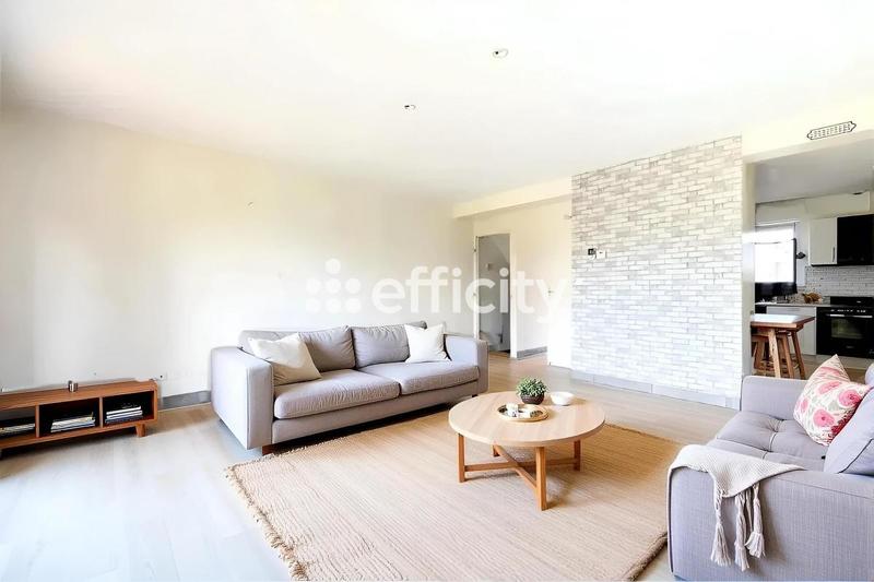 Maison - 90 m² - 5 pièces