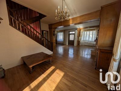 Maison - 236 m² - 11 pièces