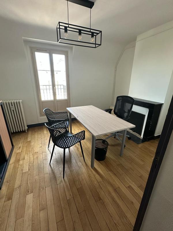 Bureau - 13 m² - 1 pièce